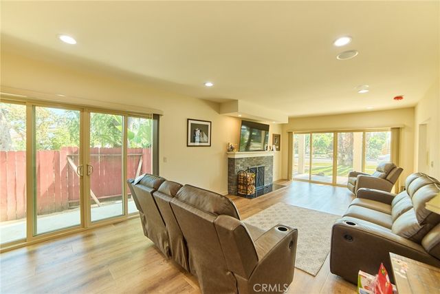 4057 Pine, Long Beach, CA 90807