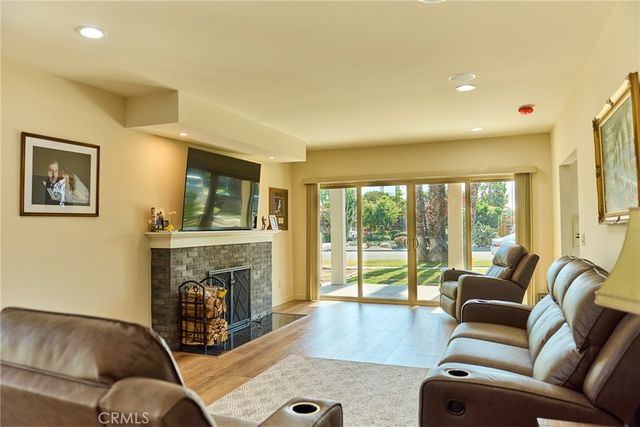 4057 Pine, Long Beach, CA 90807