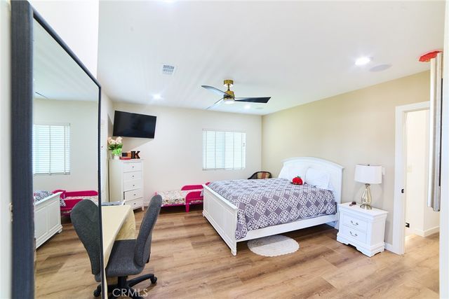 4057 Pine, Long Beach, CA 90807