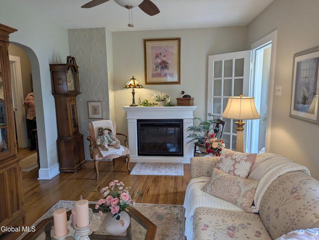 34 Van Heusen Street, Colonie, NY 12205