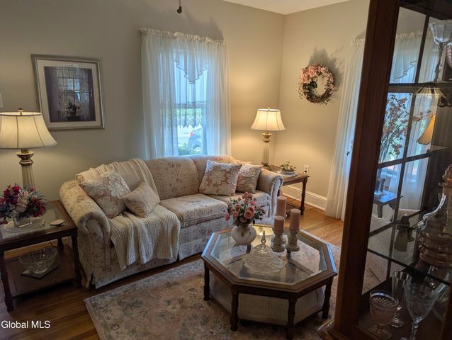 34 Van Heusen Street, Colonie, NY 12205