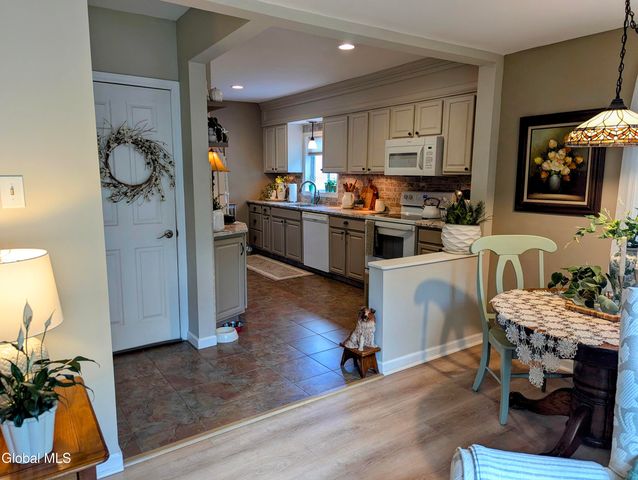 34 Van Heusen Street, Colonie, NY 12205