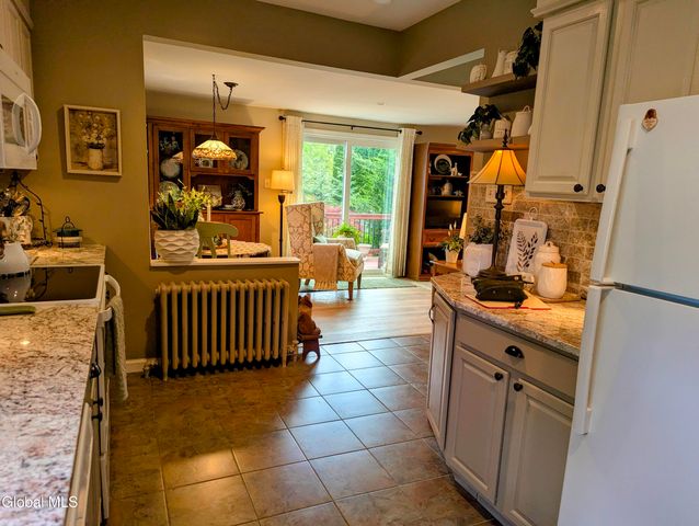 34 Van Heusen Street, Colonie, NY 12205