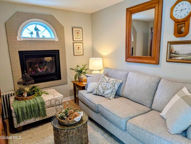 34 Van Heusen Street, Colonie, NY 12205