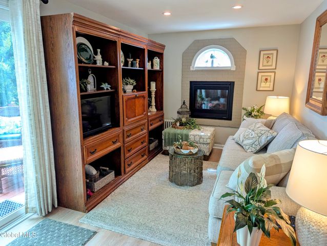 34 Van Heusen Street, Colonie, NY 12205