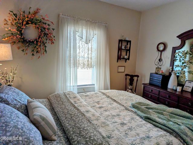 34 Van Heusen Street, Colonie, NY 12205