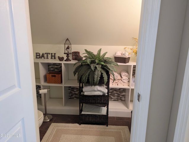 34 Van Heusen Street, Colonie, NY 12205