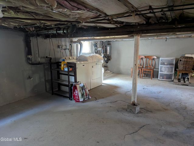 34 Van Heusen Street, Colonie, NY 12205