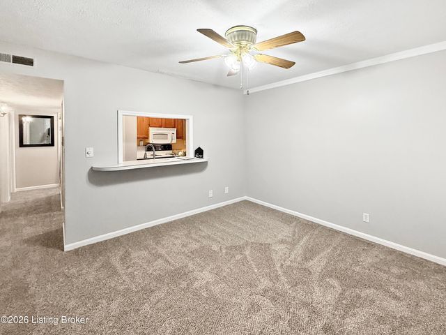 3312 Colonial Manor Cir UNIT 1B, Louisville, KY 40218