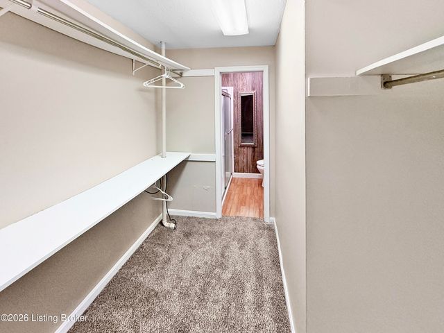 3312 Colonial Manor Cir UNIT 1B, Louisville, KY 40218