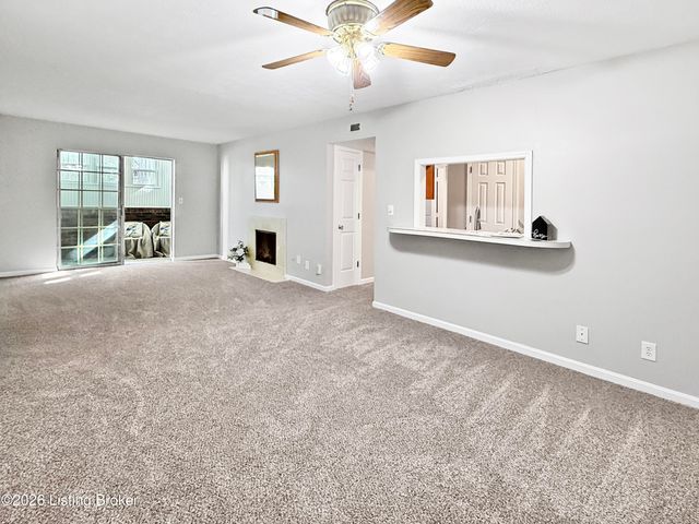 3312 Colonial Manor Cir UNIT 1B, Louisville, KY 40218