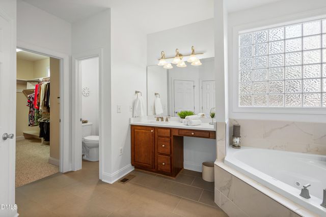 1006 Cherokee Sunset Road, Apex, NC 27502