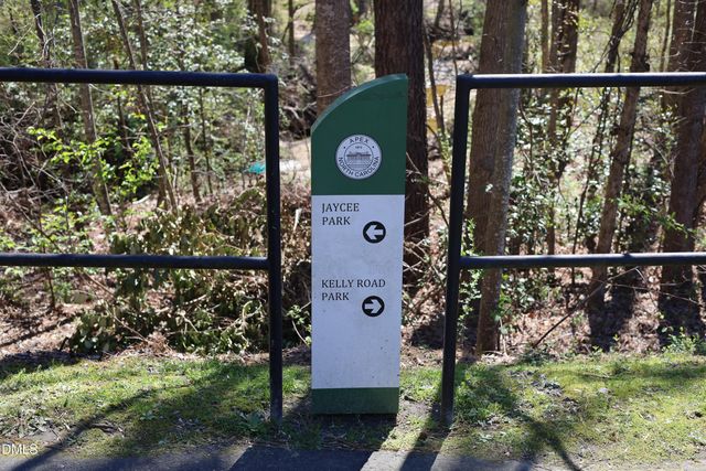 1006 Cherokee Sunset Road, Apex, NC 27502