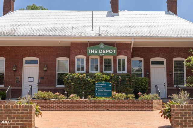 1006 Cherokee Sunset Road, Apex, NC 27502