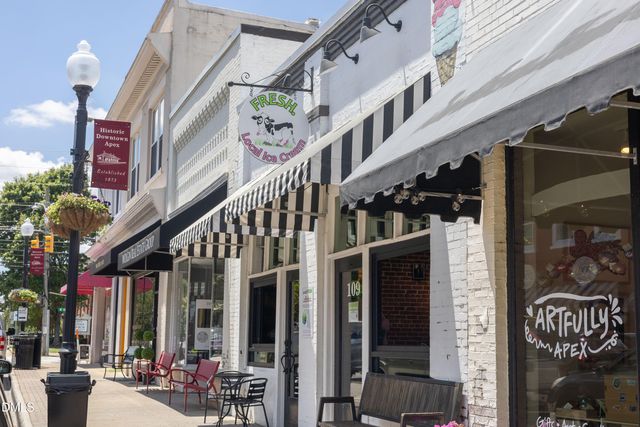 1006 Cherokee Sunset Road, Apex, NC 27502