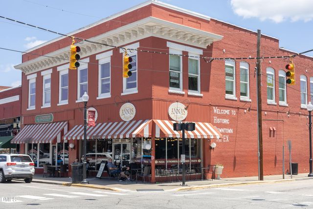 1006 Cherokee Sunset Road, Apex, NC 27502