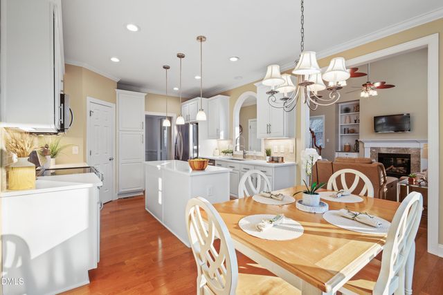 1006 Cherokee Sunset Road, Apex, NC 27502