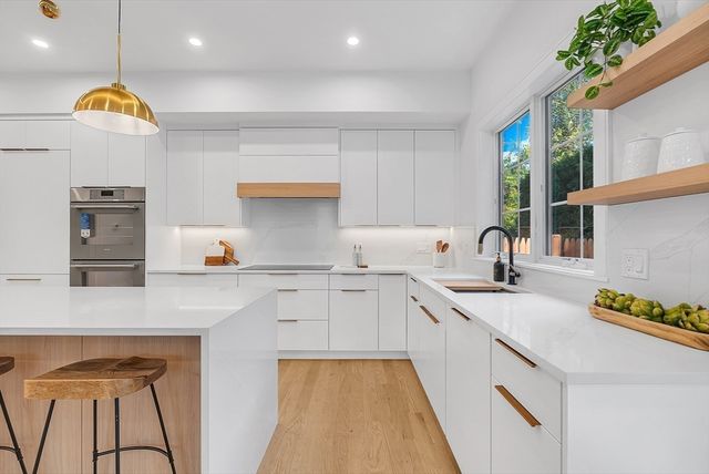 a136 Hillside, Needham, MA 02494