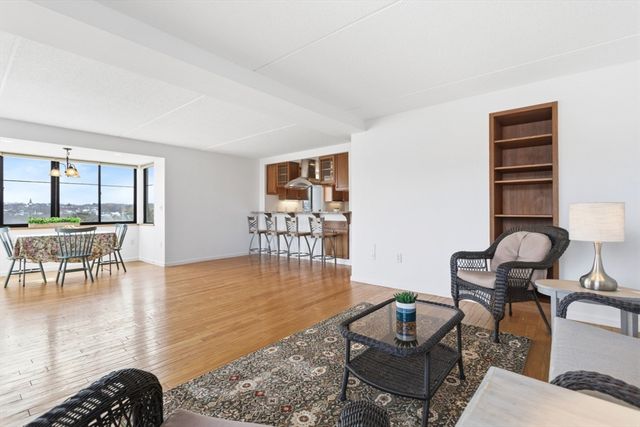 200 Ledgewood Dr 601, Stoneham, MA 02180