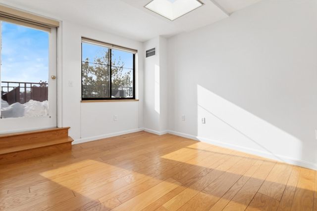 200 Ledgewood Dr 601, Stoneham, MA 02180