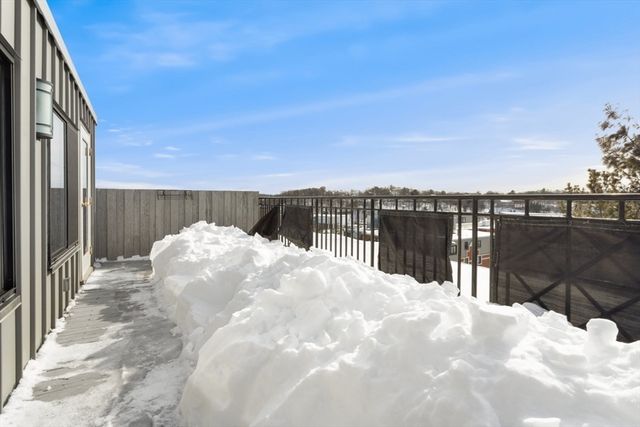 200 Ledgewood Dr 601, Stoneham, MA 02180