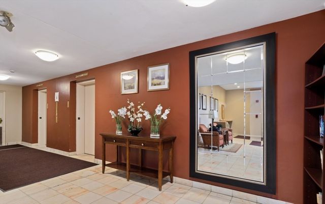 200 Ledgewood Dr 601, Stoneham, MA 02180