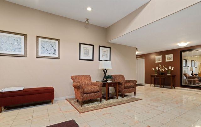 200 Ledgewood Dr 601, Stoneham, MA 02180