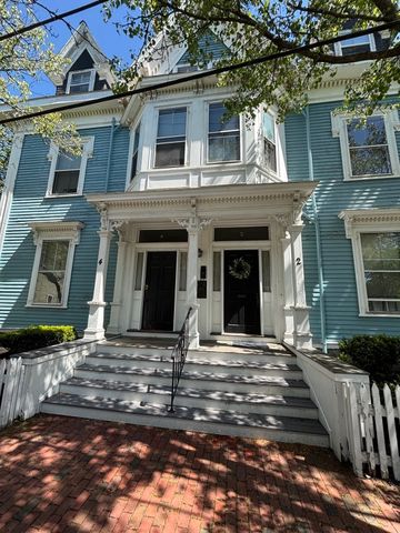 4 Saunders Street 3R, Salem, MA 01970