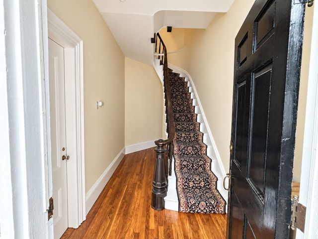 4 Saunders Street 3R, Salem, MA 01970