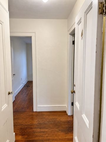 4 Saunders Street 3R, Salem, MA 01970