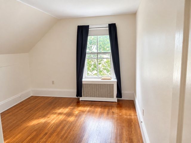 4 Saunders Street 3R, Salem, MA 01970