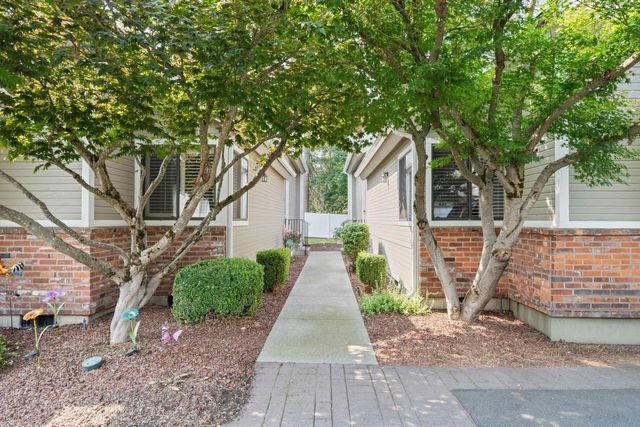 1218 E 30th Ave, Spokane, WA 99203