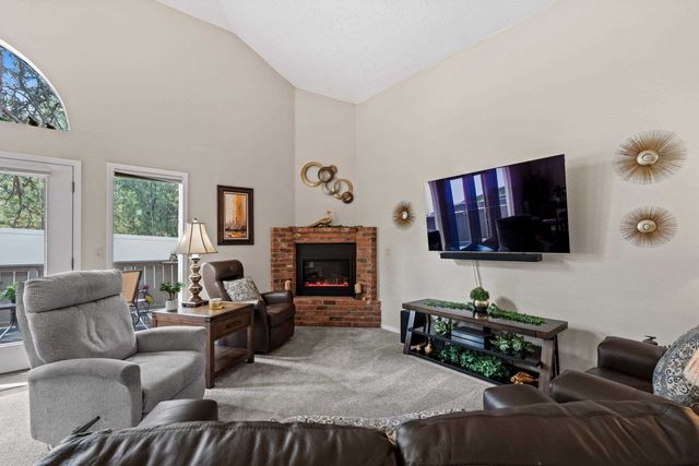 1218 E 30th Ave, Spokane, WA 99203