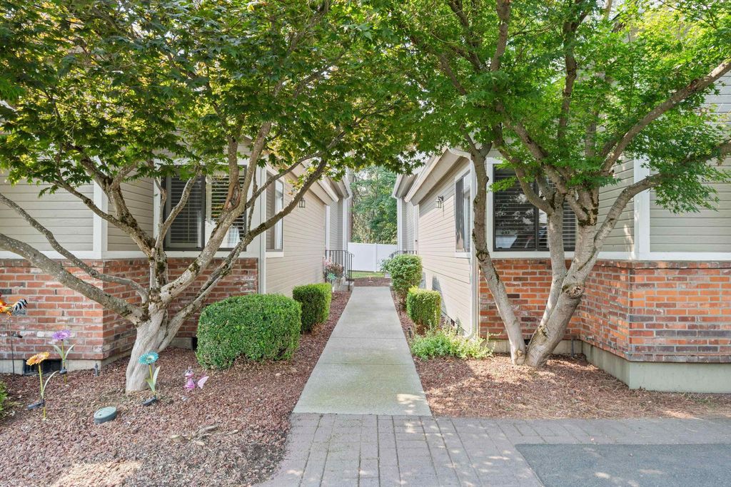 1218 E 30th Ave, Spokane, WA 99203 photo 3