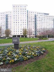 10401 GROSVENOR PL #1018, Rockville, MD 20852