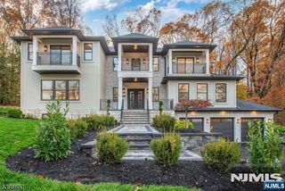24 Cliffside Drive, Livingston, NJ 07039