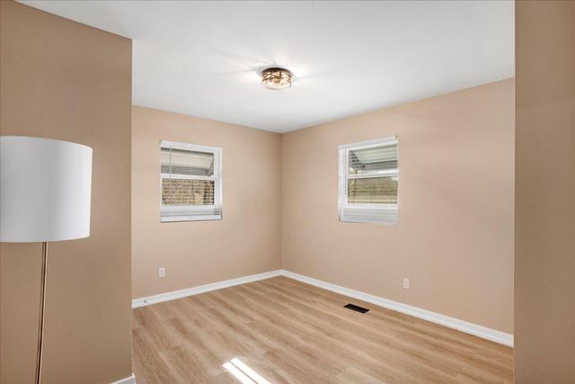 9815 E Brainerd Road, Ooltewah, TN 37363