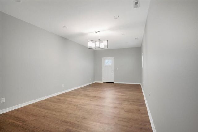 9815 E Brainerd Road, Ooltewah, TN 37363