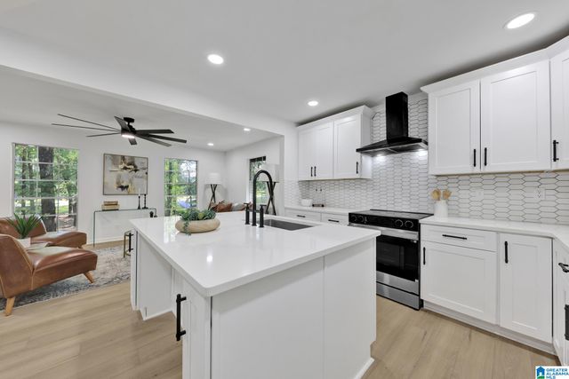 3016 VIRGINIA DRIVE, Hueytown, AL 35023