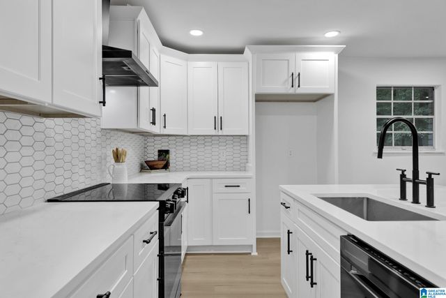 3016 VIRGINIA DRIVE, Hueytown, AL 35023