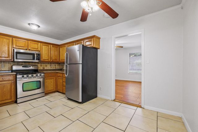 1208 Mill Street, Gainesville, TX 76240