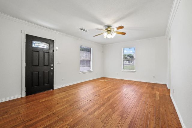 1208 Mill Street, Gainesville, TX 76240