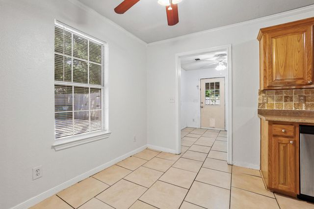 1208 Mill Street, Gainesville, TX 76240