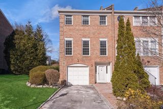 79 Marjorie Court, Manhasset, NY 11030