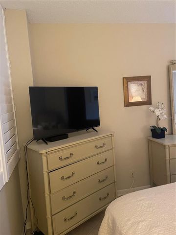 6104 PALMA DEL MAR BOULEVARD S 304, St Petersburg, FL 33715