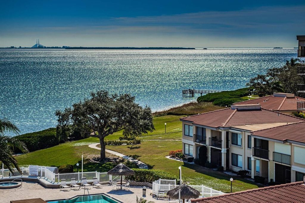 6104 PALMA DEL MAR BOULEVARD S 304, St Petersburg, FL 33715
