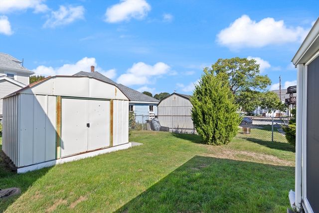 11 Riverside Ave, Quincy, MA 02169