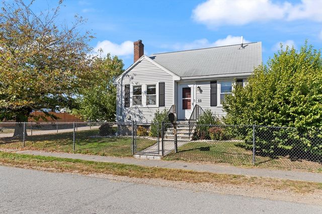 11 Riverside Ave, Quincy, MA 02169