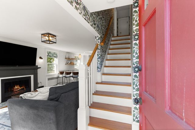 11 Riverside Ave, Quincy, MA 02169