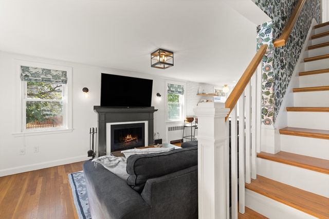 11 Riverside Ave, Quincy, MA 02169